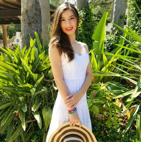 Meet your Posher, Rebecca - Picture 1 of 1